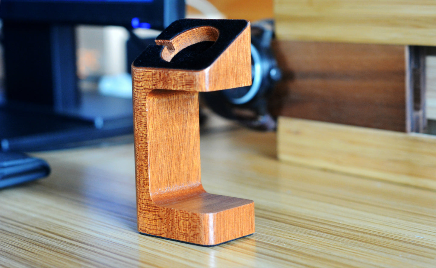 New Wooden Watch Stand Charging Base