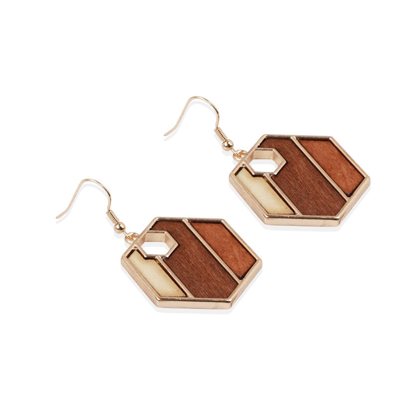 Geometric round wood contrast pendant