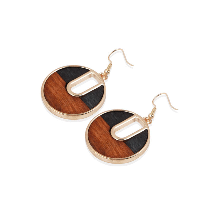 Geometric round wood contrast pendant